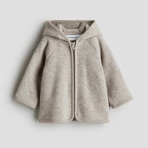 New Wool Blend Fleece Cardigan in Beige
Melange
NWT